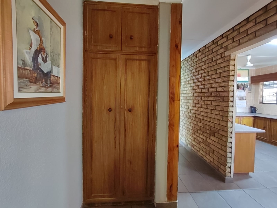 4 Bedroom Property for Sale in Lourenspark North West
